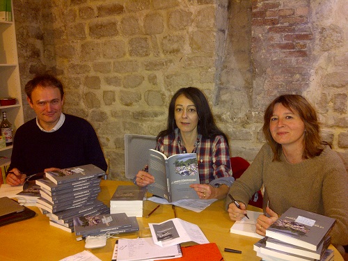 Pascal, Elodie et Annick dédicacent Le Grand Débordement